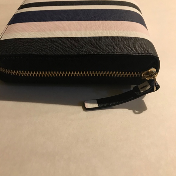 Kate Spade ZIP Around Organizer brand new. Never used. With tags. - Picture 5 of 10